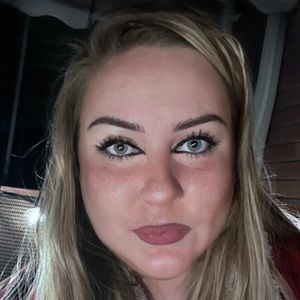 Meet your Posher, Liana